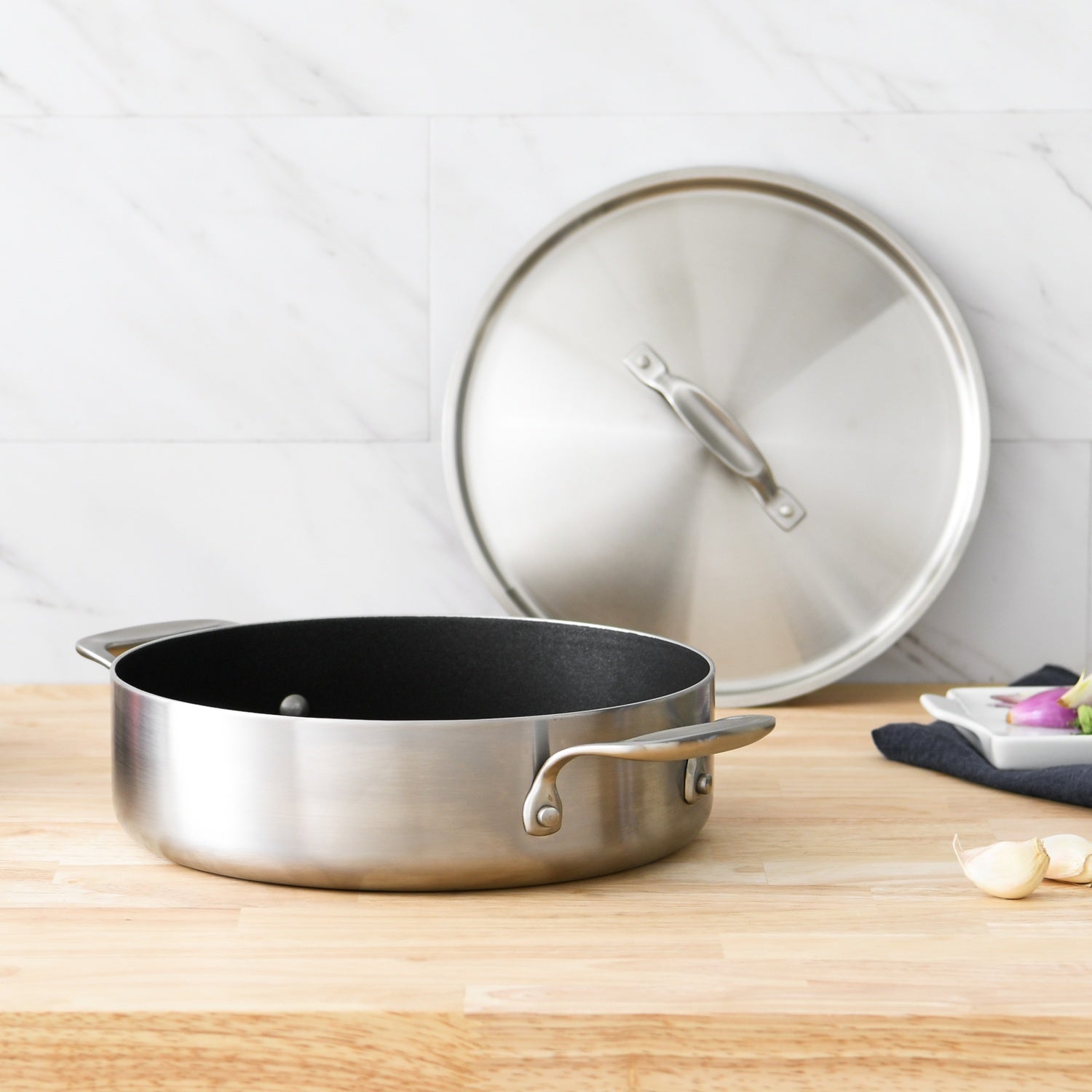Casserole pans with lids discount